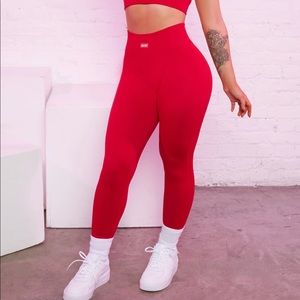 Bo+Tee Red Ribbed Butt Lifting Leggings Size Medium